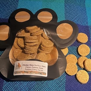 Our chicken stew treats contain: Cooked chicken, Carrots, Potatoes, Celery, Sweet potatoes, Peas, Flax seed, Oatmeal flour.